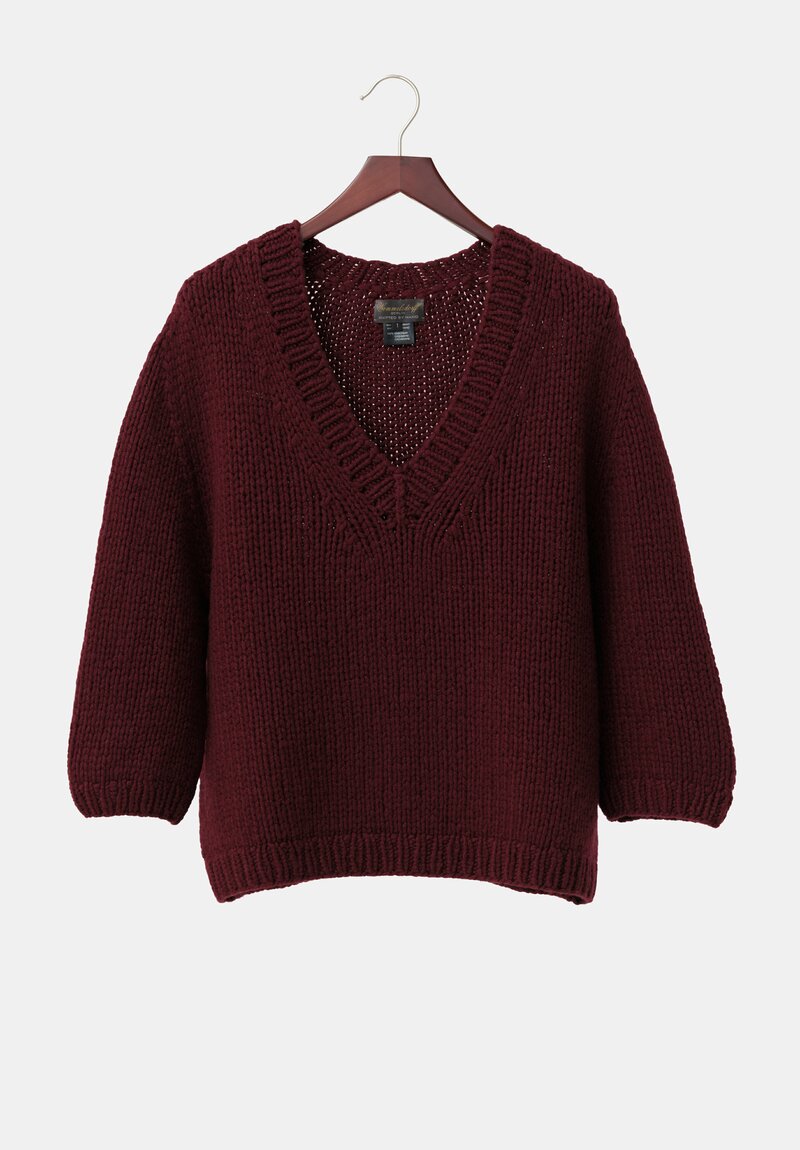 Wommelsdorf Cashmere Knit V Neck Dara Sweater in Burgundy