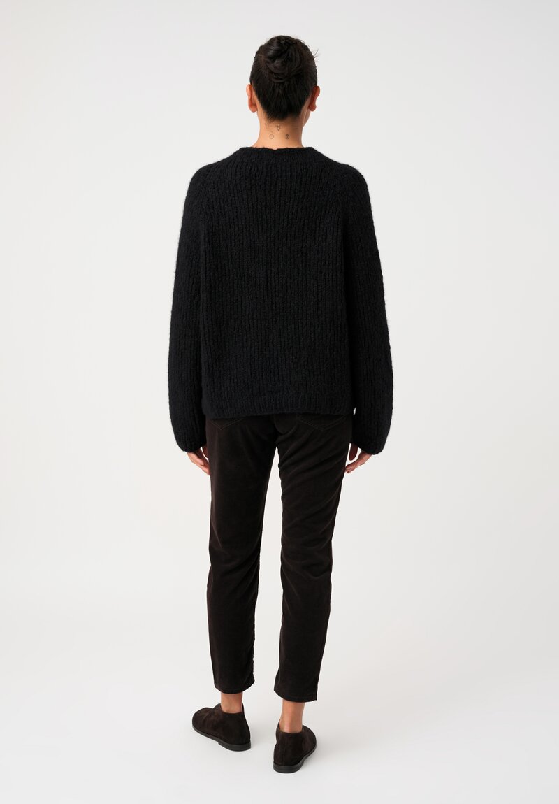 Wommelsdorff Cashmere & Silk Knit Crew Neck Chili Sweater in Black
