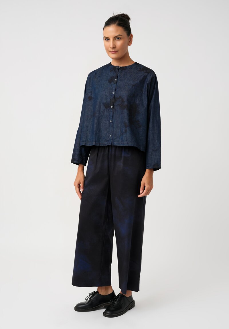 Suzusan Pima Cotton Denim Madara Shibori Cropped Button Down Shirt in Indigo Blue & Black	