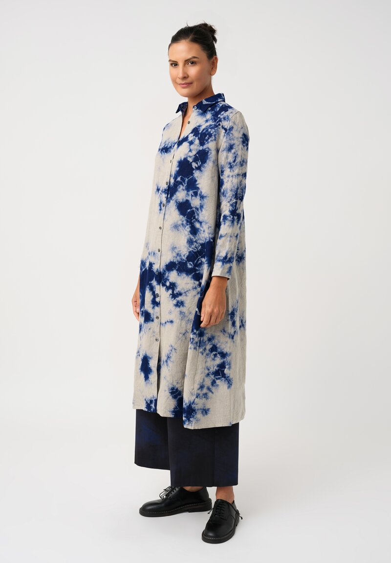 Suzusan Linen Hand-Dyed Madara Shibori Shirt Dress in Taupe & Royal Blue	