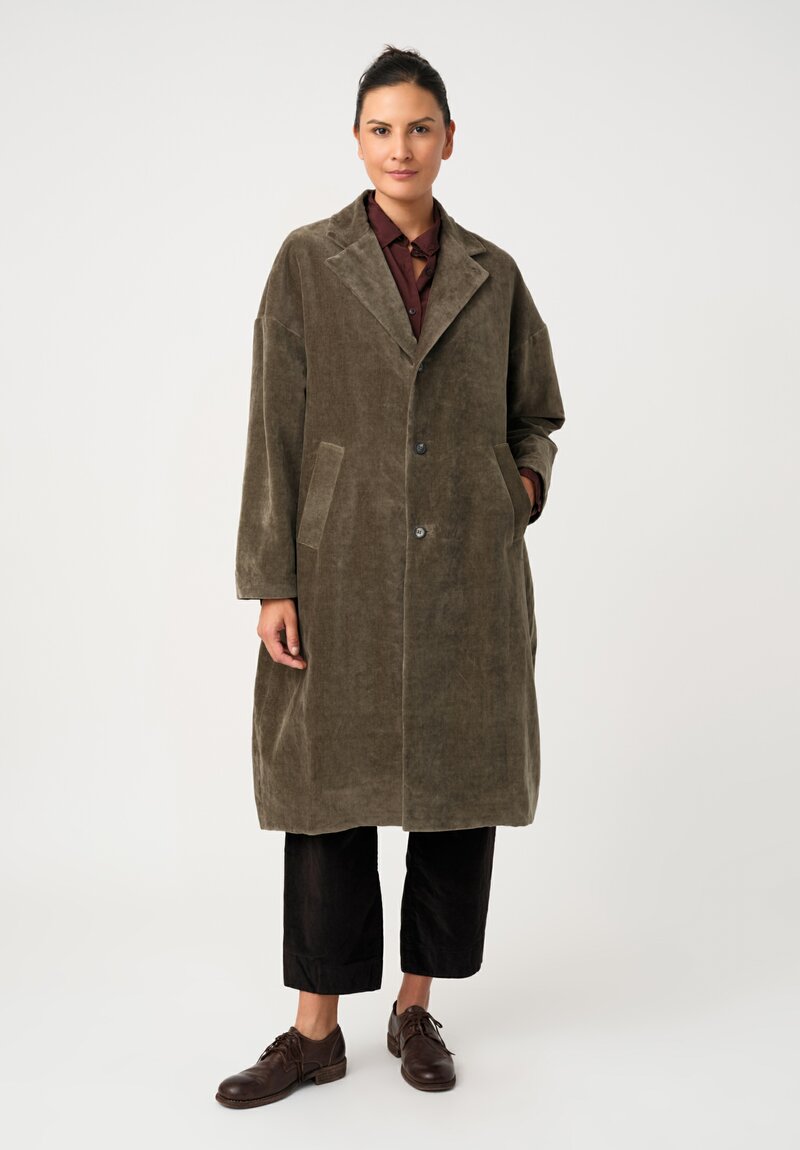 Bergfabel Cotton & Linen Velvet Button-Down Notch Lapel Millie Coat in Army Green