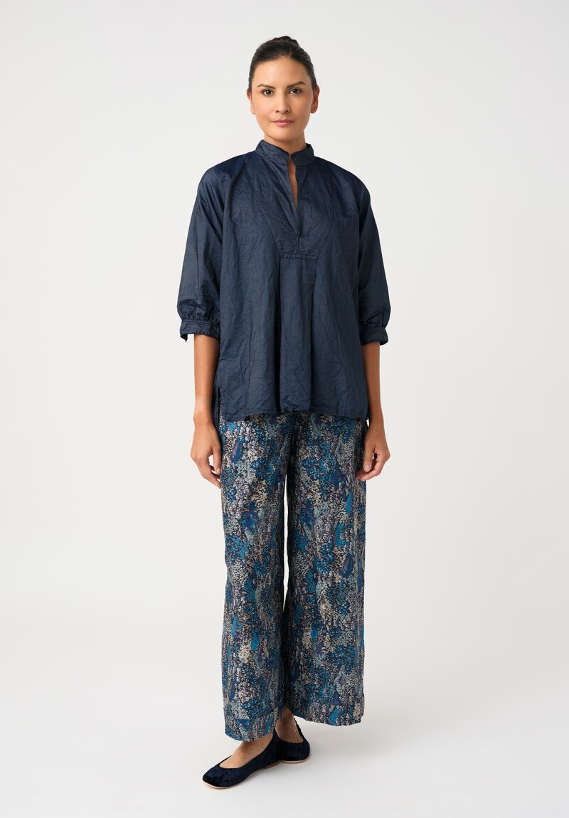 Daniela Gregis Washed Texture Cotton Wide Leg High Waist Pigiama Tasche Pants with Slightly Cropped Ankle Length Hemline in Blue Flower Fantasia Pattern Front View