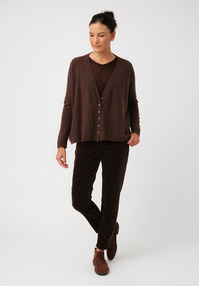 Album di Famiglia Cashmere Serie Numerata V-Neck Button-Down Cardigan in Chestnut Brown