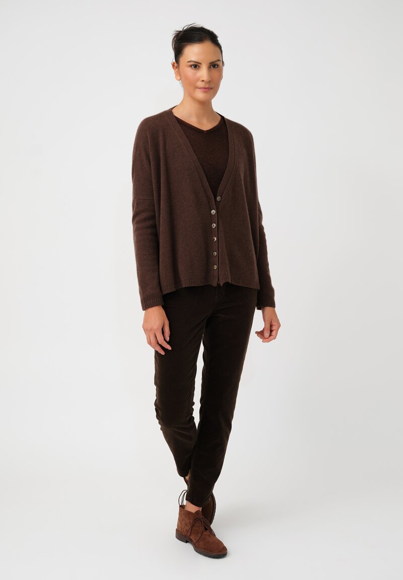 Album di Famiglia Cashmere Serie Numerata V-Neck Button-Down Cardigan in Chestnut Brown