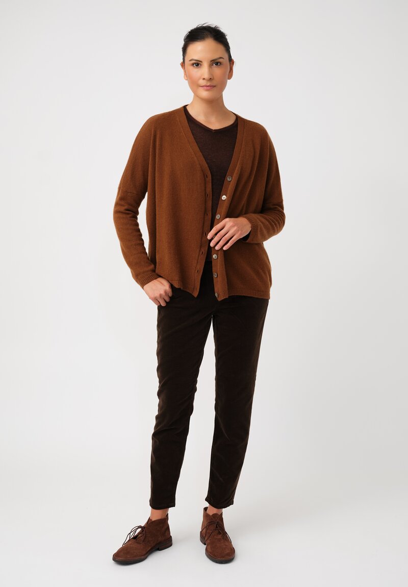 Album di Famiglia Cashmere Serie Numerata V-Neck Button-Down Cardigan in Rust Brown