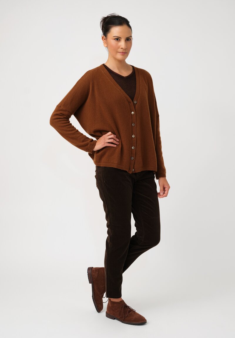 Album di Famiglia Cashmere Serie Numerata V-Neck Button-Down Cardigan in Rust Brown