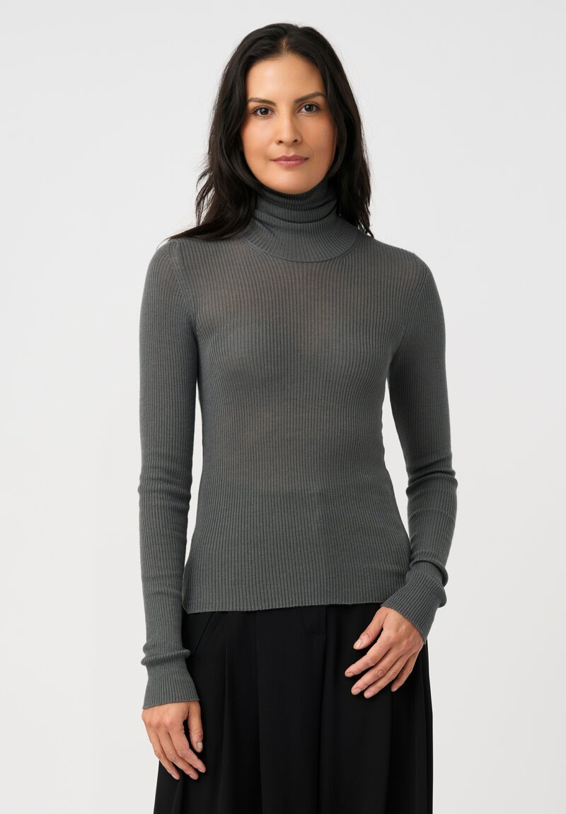 Isabel Benenato Cashmere & Silk Ribbed Jersey Knit Turtleneck in Wintergreen	