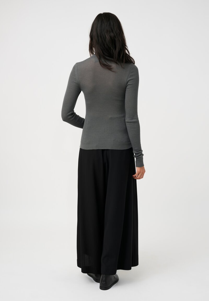 Isabel Benenato Cashmere & Silk Ribbed Jersey Knit Turtleneck in Wintergreen	