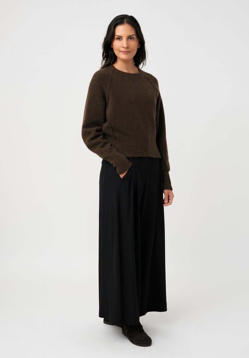 Isabel Benenato Cashmere & Silk Reverse Seam Raglan Sweater in Bistre Brown	