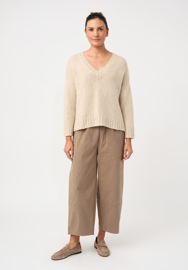 Asciari Cashmere Ferro V-Neck Sweater in Ivory White