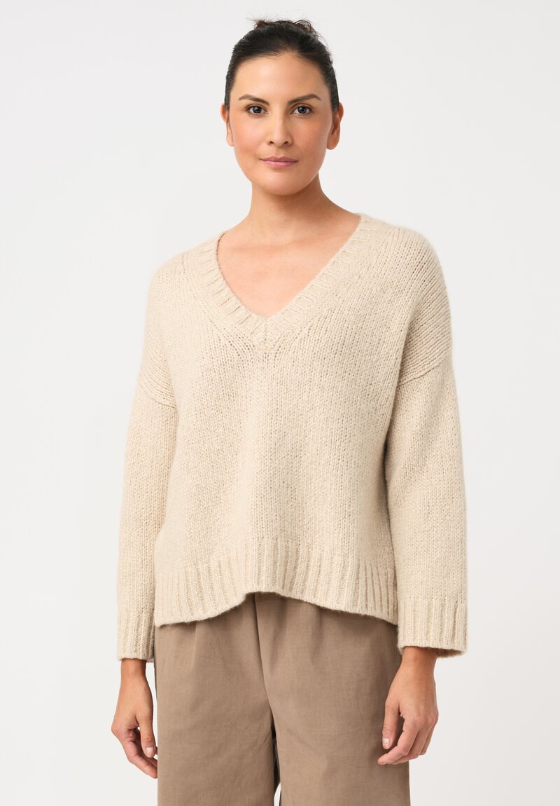 Asciari Cashmere Ferro V-Neck Sweater in Ivory White