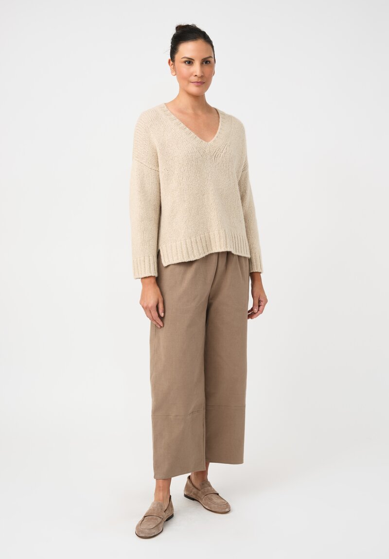 Asciari Cashmere Ferro V-Neck Sweater in Ivory White