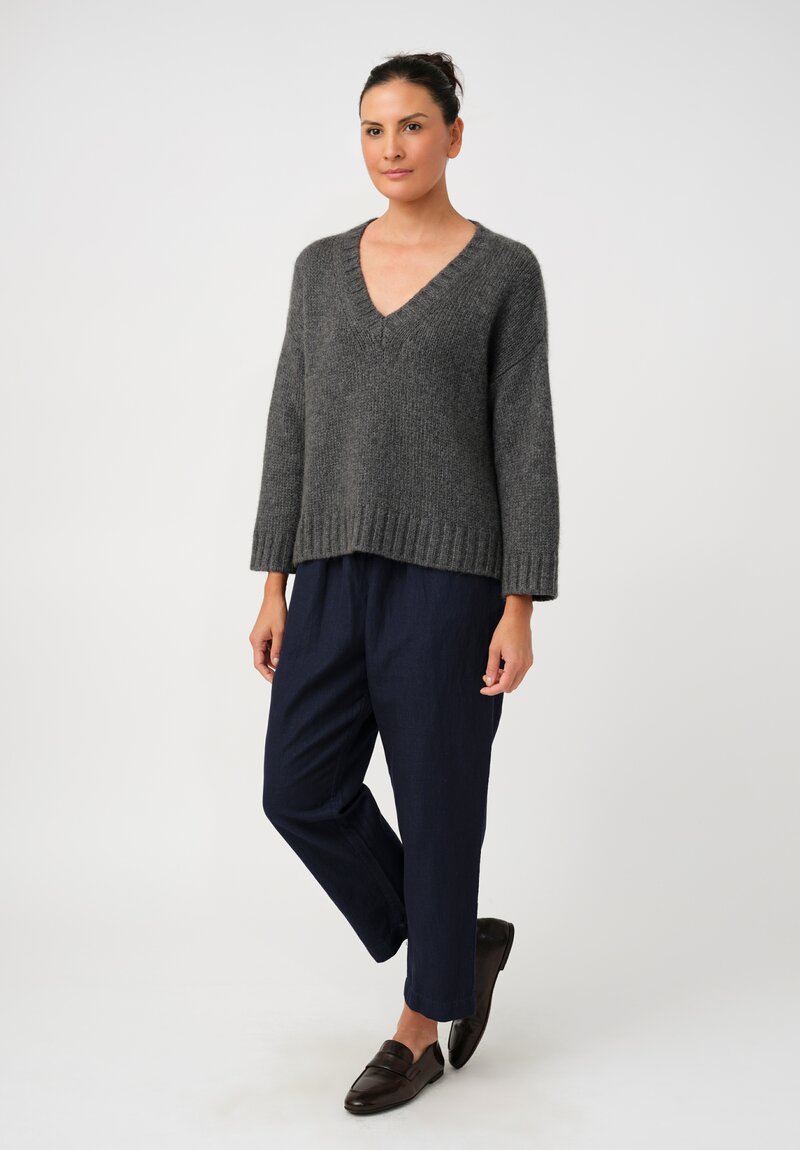 Asciari Cashmere Ferro V-Neck Sweater in Grey