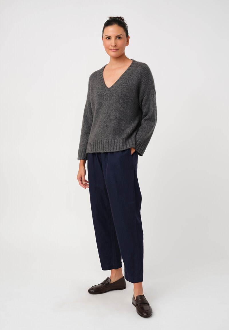 Asciari Cashmere Ferro V-Neck Sweater in Grey