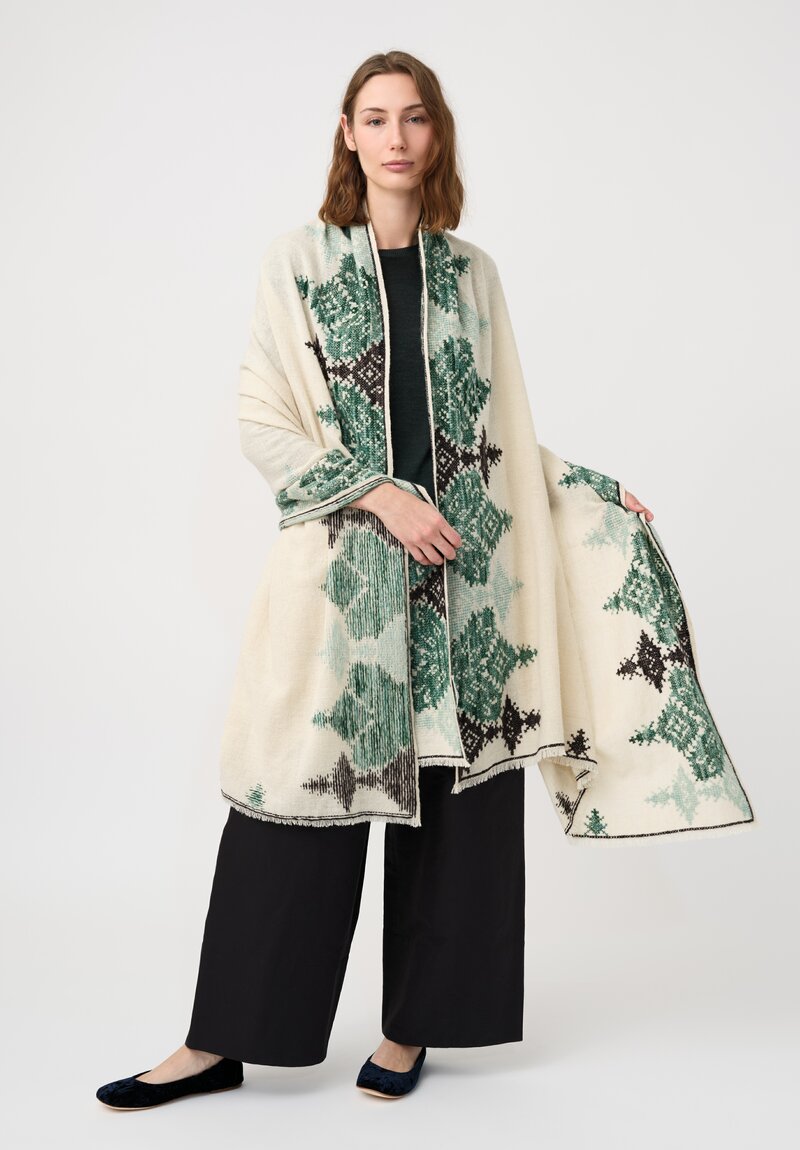 I Pezzi Dipinti Cashmere Wace Amorgos Shawl Ivory, Green