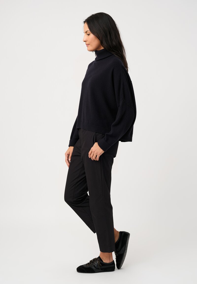 Dusan Cashmere Iconic Turtleneck Sweater in Midnight Blue	