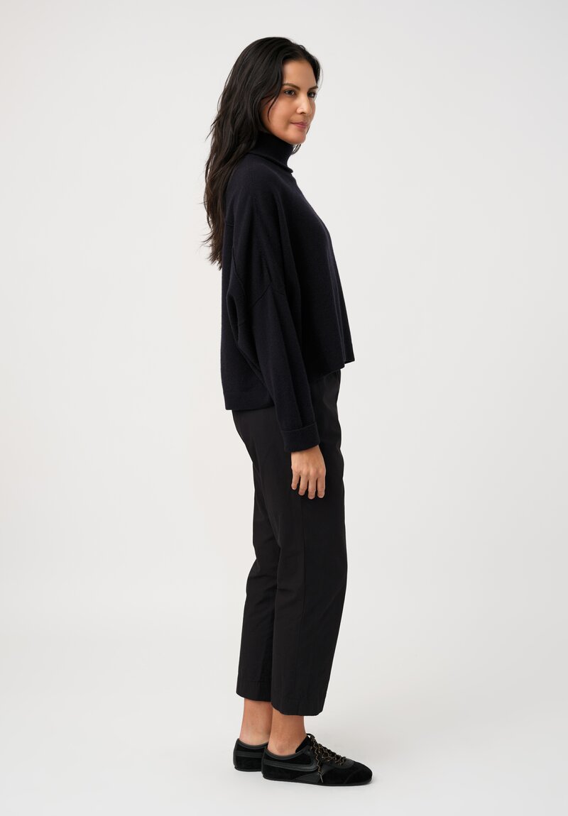 Dusan Cashmere Iconic Turtleneck Sweater in Midnight Blue	