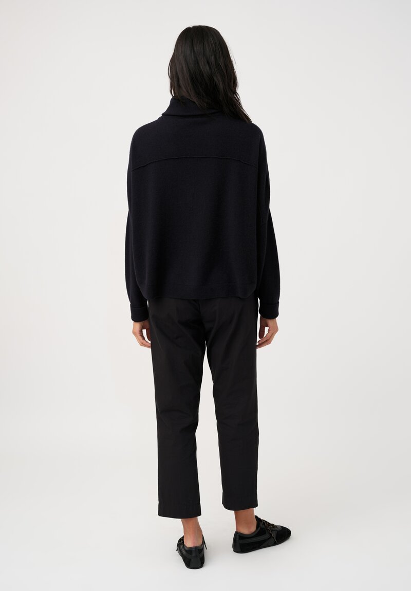 Dusan Cashmere Iconic Turtleneck Sweater in Midnight Blue	