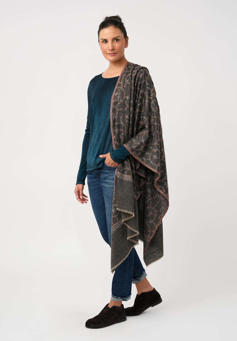 Yaser Shaw Cashmere Kashmiri Embroidered Scarf in Carbon Grey & Paisley Vine Swirls