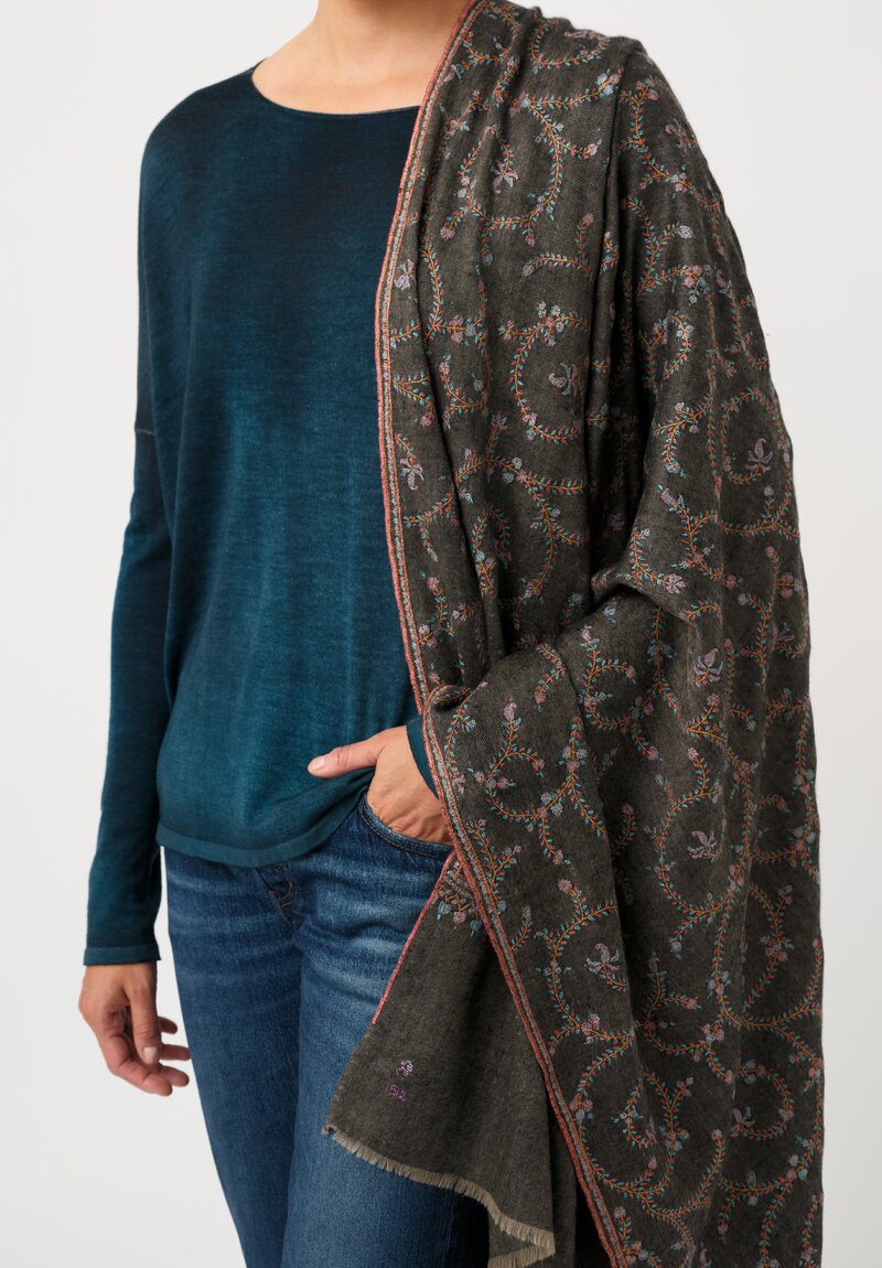 Yaser Shaw Cashmere Kashmiri Embroidered Scarf in Carbon Grey & Paisley Vine Swirls