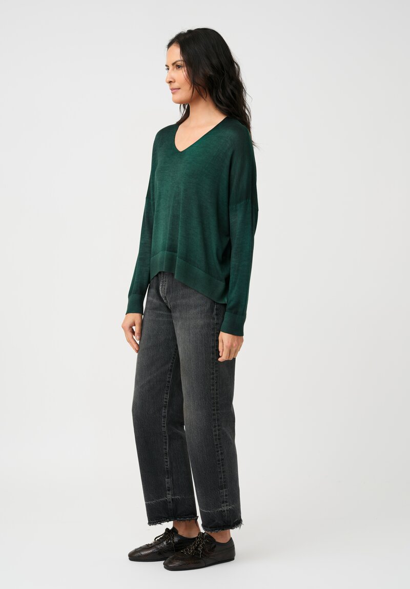 Avant Toi Cashmere & Silk V-Neck Stondata Top in Smeraldo Green