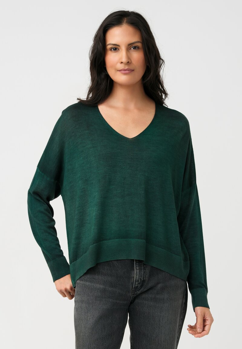 Avant Toi Cashmere & Silk V-Neck Stondata Top in Smeraldo Green