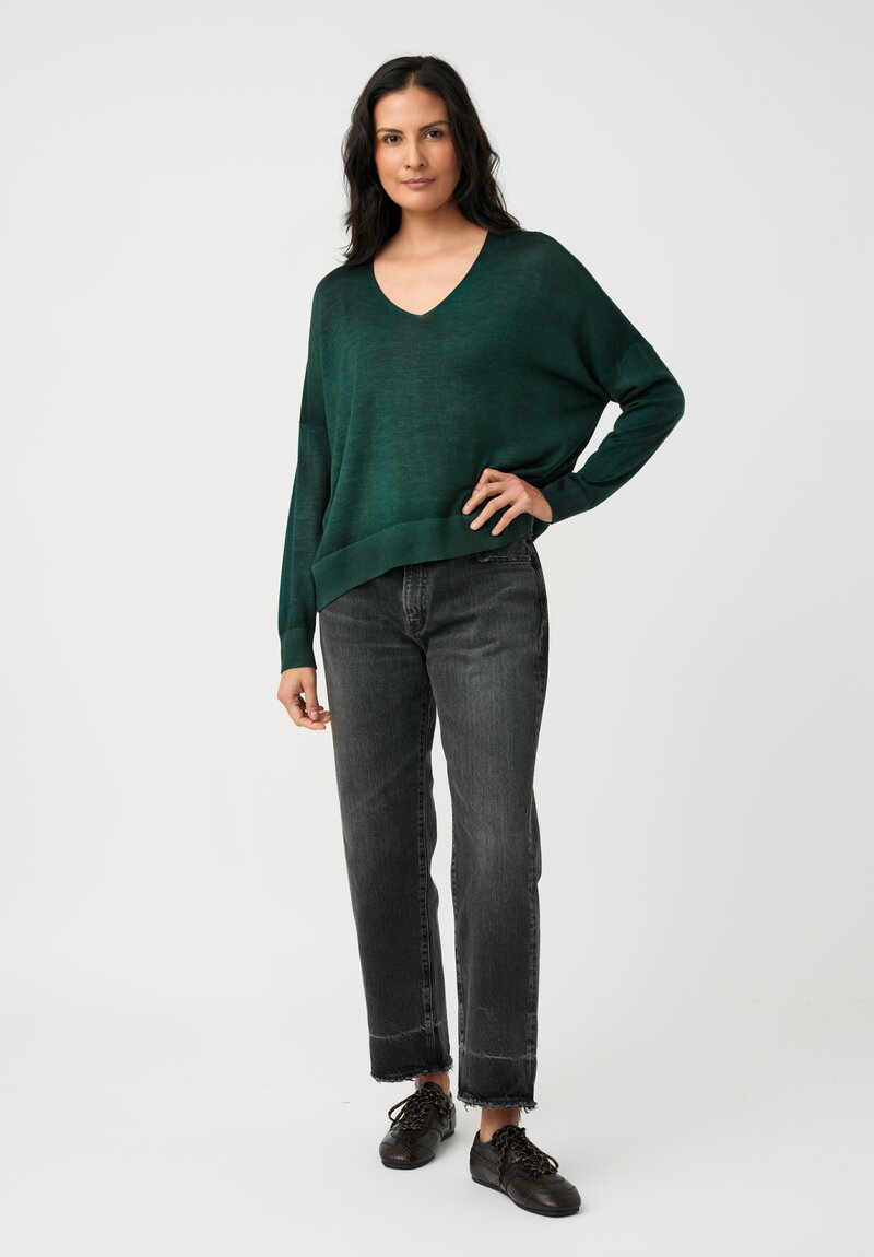 Avant Toi Cashmere & Silk V-Neck Stondata Top in Smeraldo Green