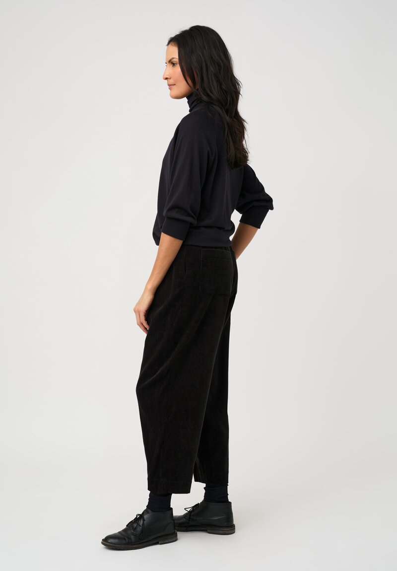 Arts & Science Cotton Corduroy One Tuck Relaxed Fit Pants in Navy Black