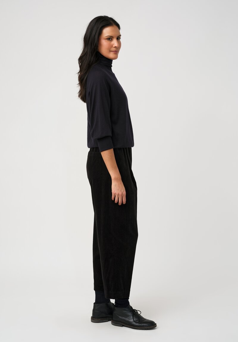 Arts & Science Cotton Corduroy One Tuck Relaxed Fit Pants in Navy Black