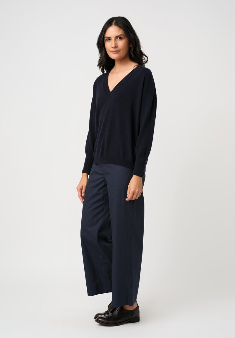Bergfabel Cashmere Vivi V-Neck Pullover in Navy Blue