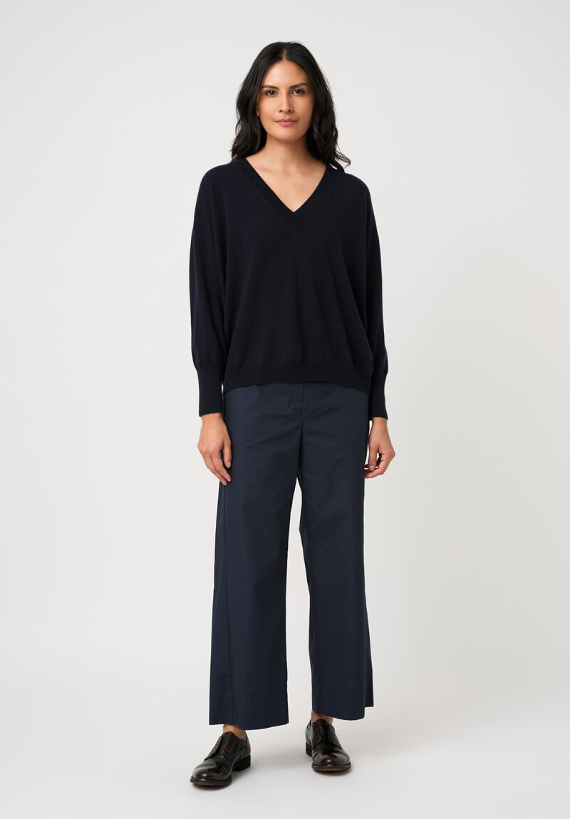 Bergfabel Cashmere Vivi V-Neck Pullover in Navy Blue