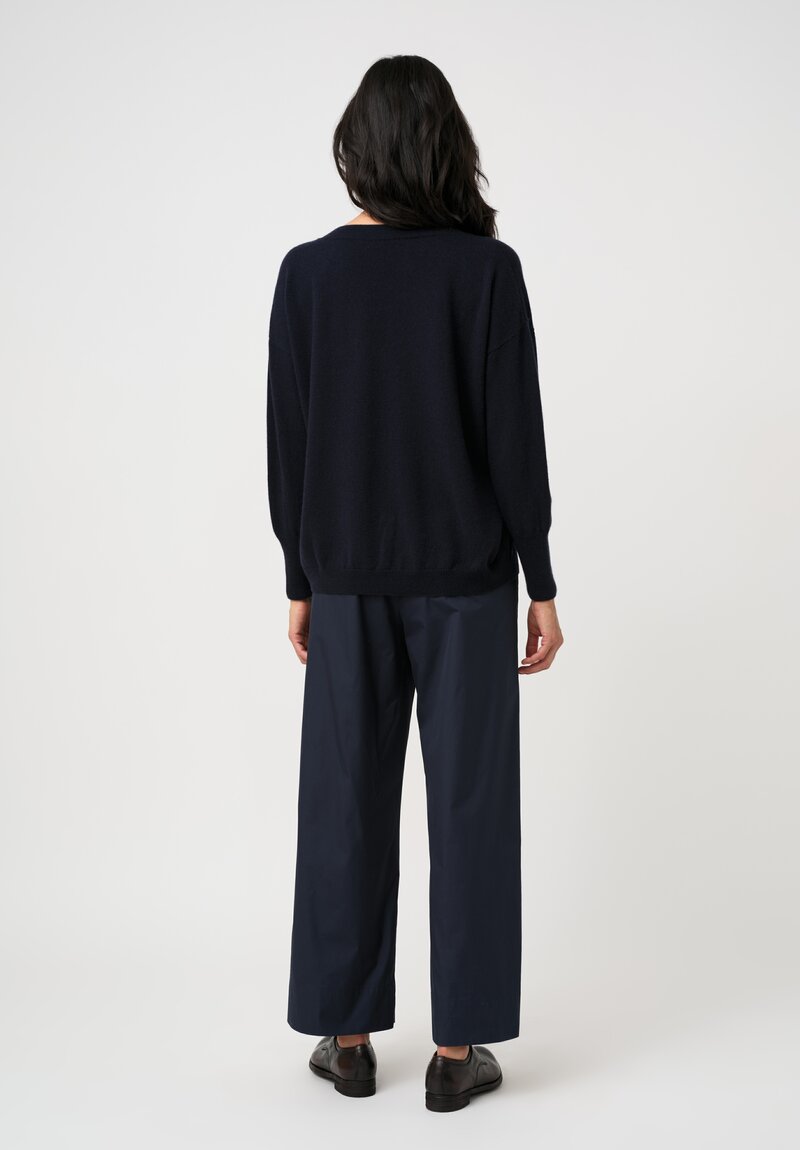 Bergfabel Cashmere Vivi V-Neck Pullover in Navy Blue