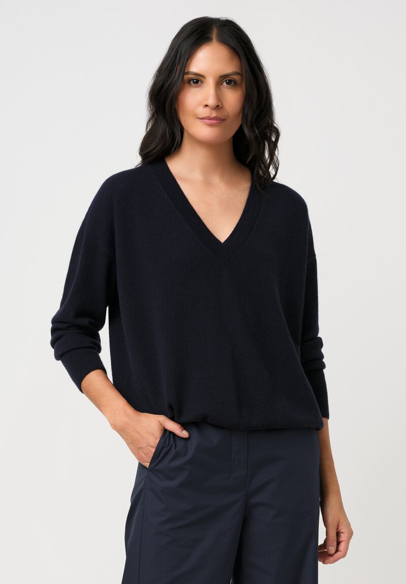 Bergfabel Cashmere Vivi V-Neck Pullover in Navy Blue