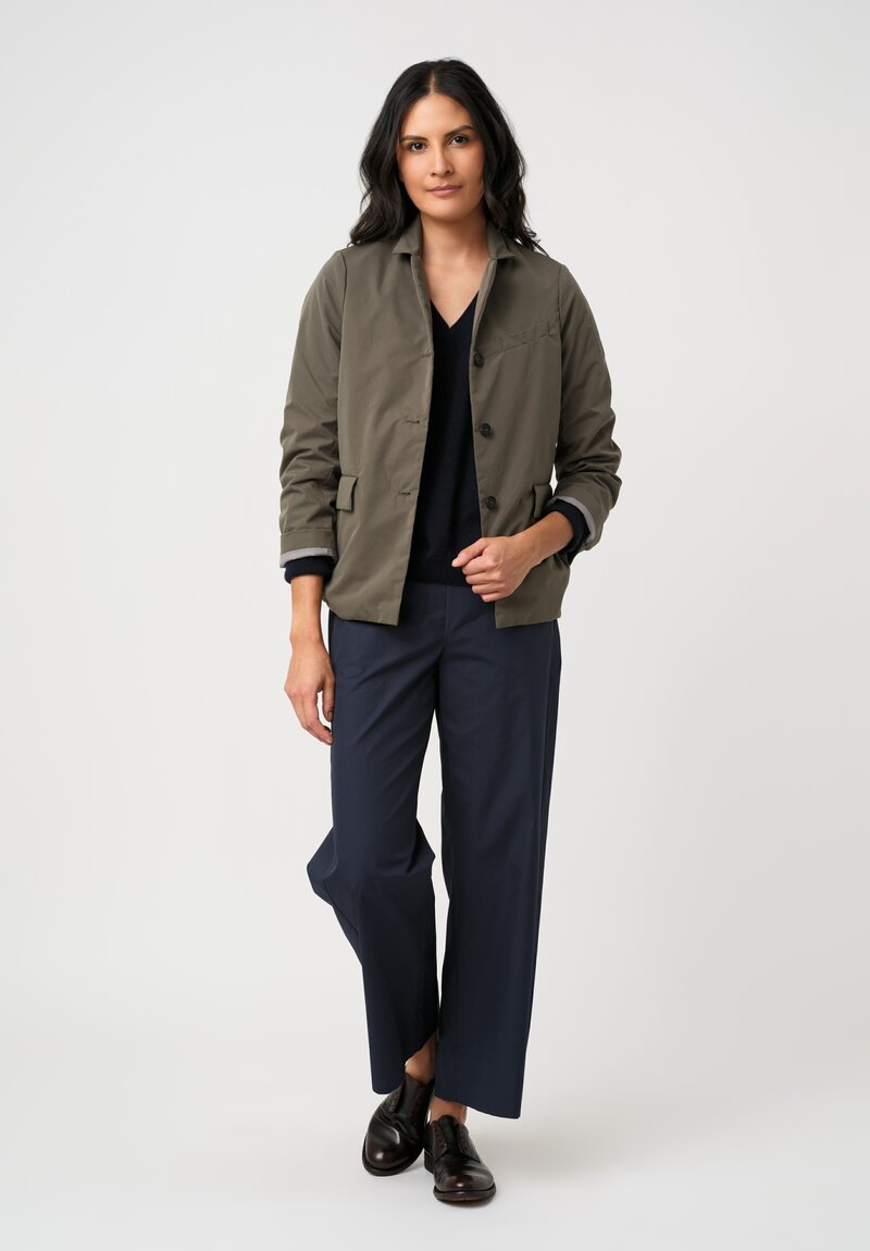 Bergfabel Cashmere Vivi V-Neck Pullover in Navy Blue