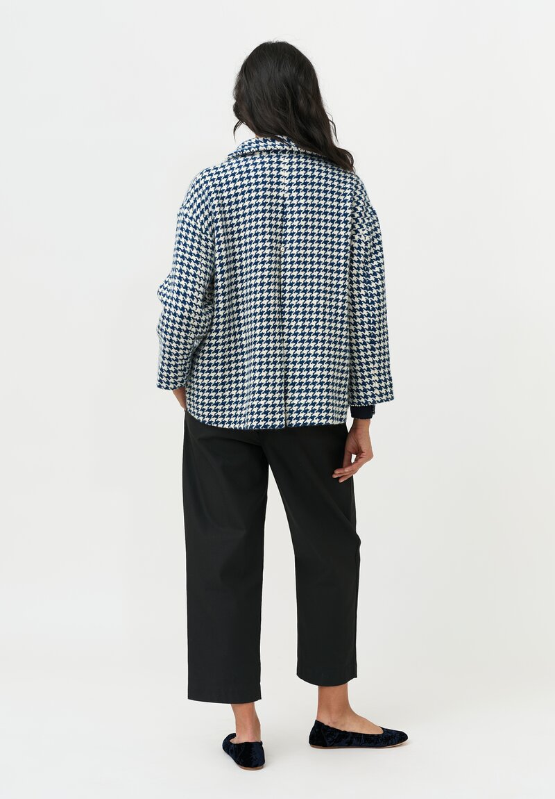 Péro Woven Jacket in White & Blue Herringbone