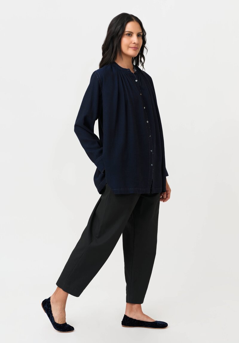 Pero Woven Round Collar, Button Down Shirt With French Knot Trim