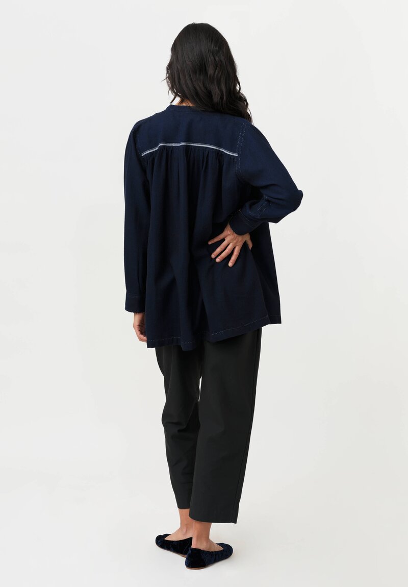 Pero Woven Round Collar, Button Down Shirt With French Knot Trim