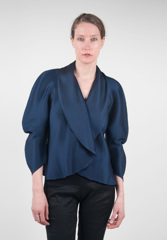 Issey Miyake Fitted Pleated Jacket in Navy