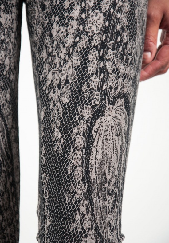  	Share Spirit Cotton Lace Print Legging in Taupe/Black