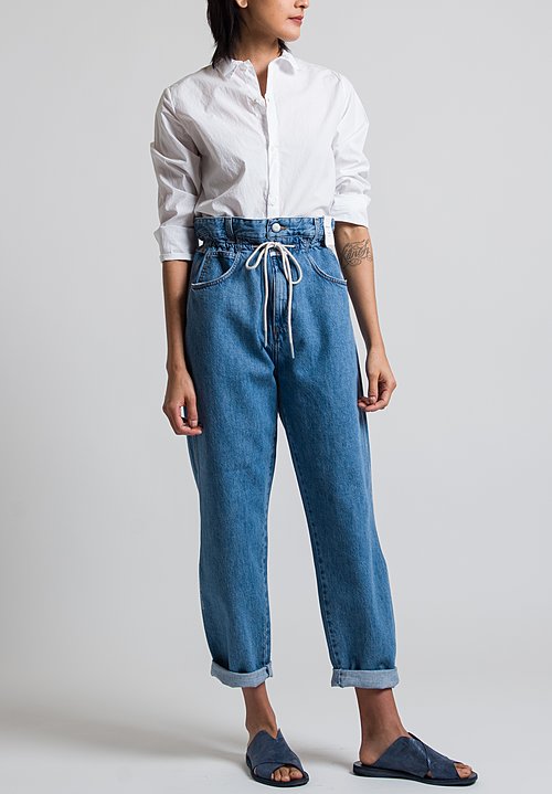 closed high waist jeans