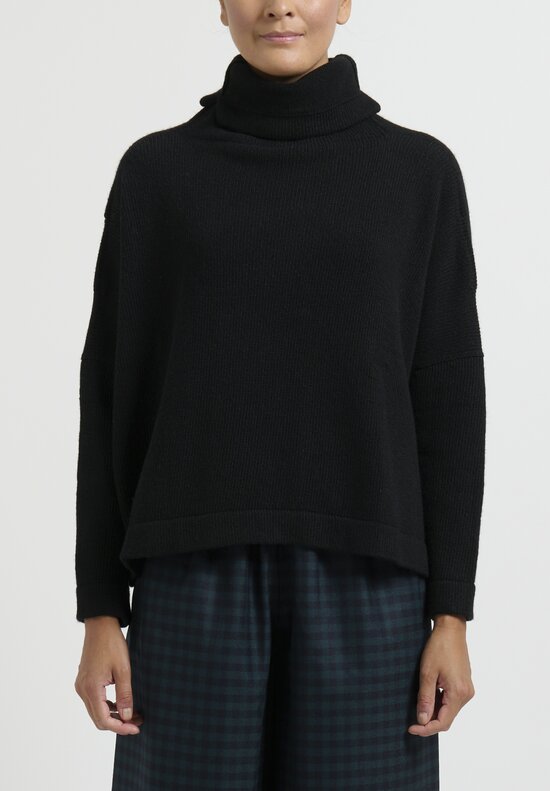 Daniela Gregis Cashmere Turtleneck Sweater in Black	