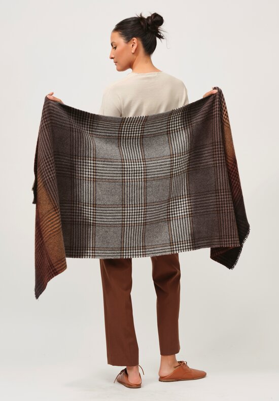 Alonpi Cashmere Houndstooth Shawl in Brown & Grey	