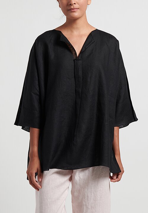 Shi Linen V-Neck Pleated Blouse in Black