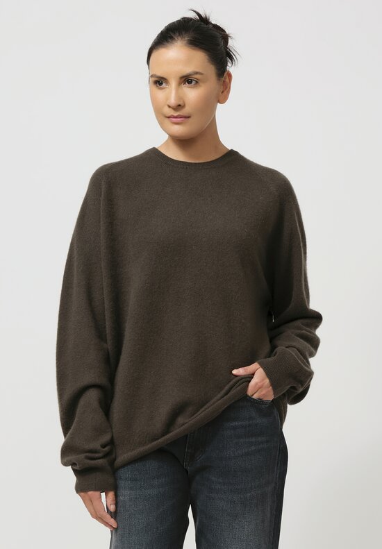 Frenckenberger Cashmere Boyfriend R-Neck Sweater in Black Olive Green