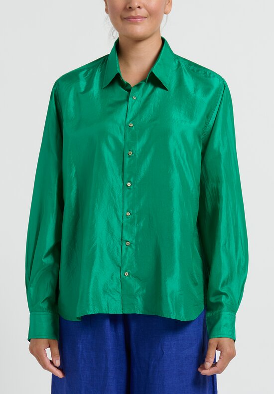 Péro A-line Simple Silk Shirt in Emerald Green	