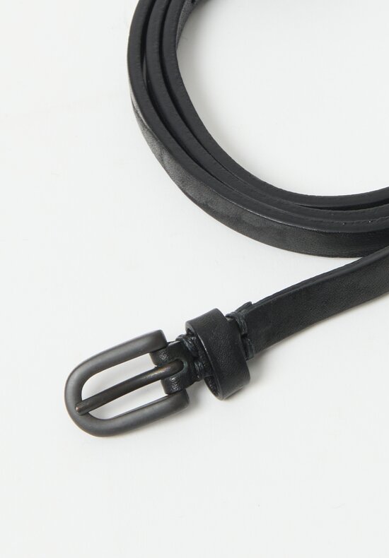 Rundholz Narrow Leather Belt in Black	
