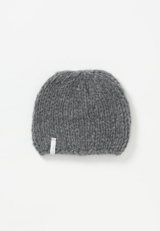 Album di Famiglia Ultra Soft Hand Knit Cashmere Hat in Grey
