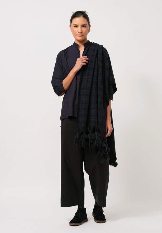 Daniela Gregis Tono Lavato Cashmere Scialle Shawl in Nero Black & Dark Blue	