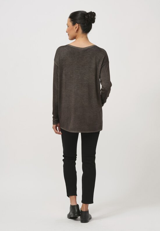 Avant Toi Hand-Painted Cashmere & Silk V-Neck Sweater in Nero Mushroom Grey	