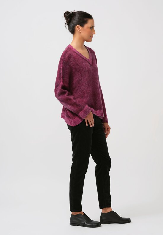 Avant Toi Hand-Painted Cashmere & Silk Barchetta V-Neck Pullover in Nero Clematis Purple	